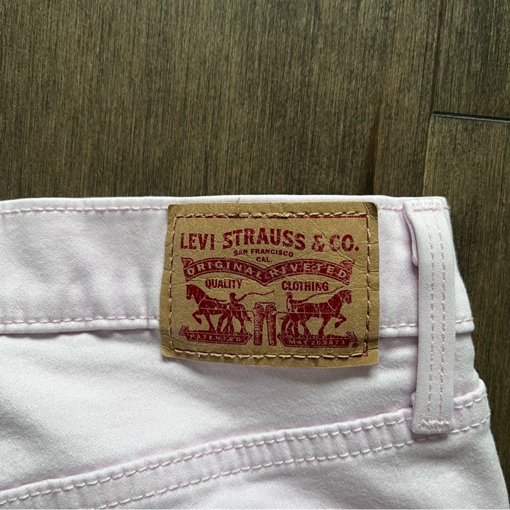 Levi’s pink shaping skinny jeans, size 27
